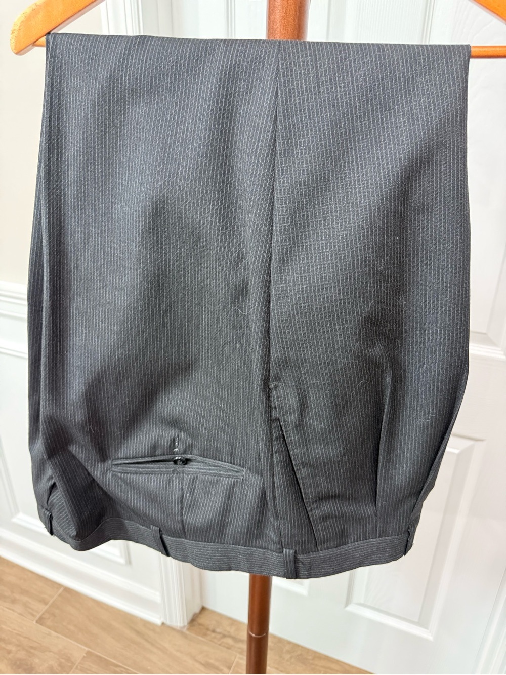 Men's Charcoal Pinstripe Three-Button Three piece Suit Set S44 - Picture 3 of 9